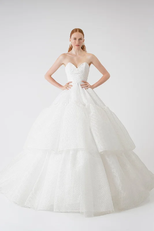 Elegant Organza Sweetheart Ball Gown Wedding Dress